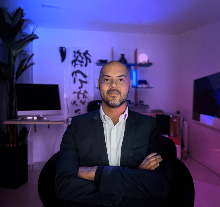 DANNY-AI-LIGHTS-768x723